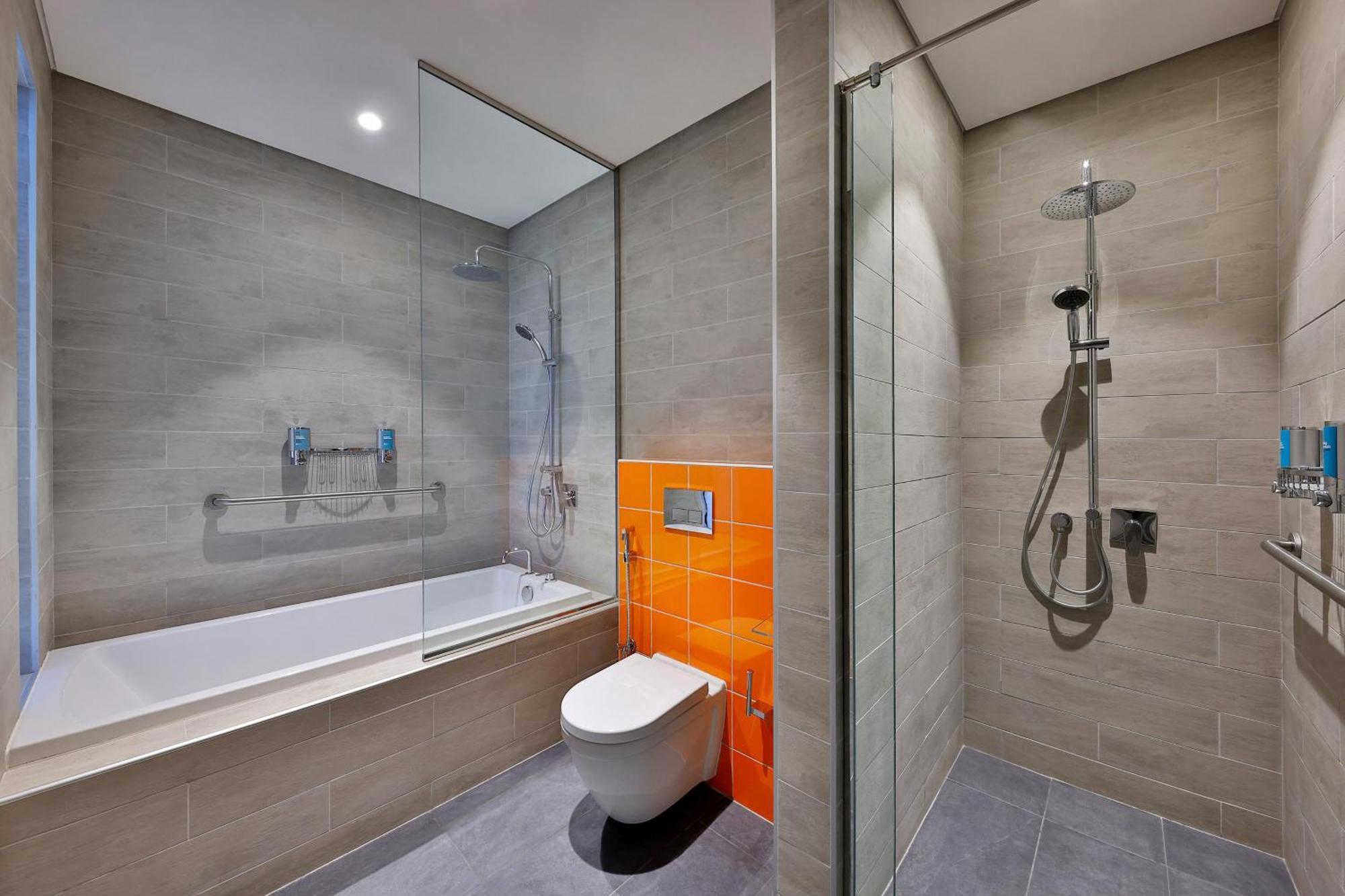 Отель Aloft Al Mina, Jumeirah 4*